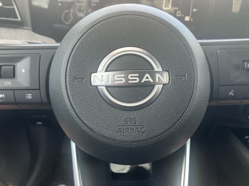 Used 2025 Nissan Kicks SV FWD image 13
