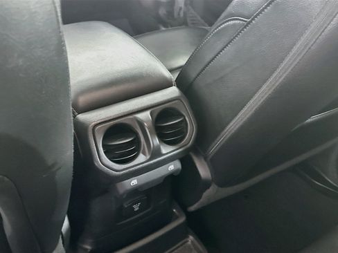 Used 2023 Jeep Wrangler Unlimited Sahara AWD/4WD image 26