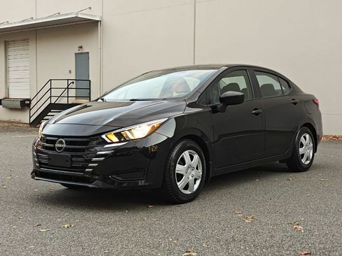 Used 2023 Nissan Versa S w/ Trunk Package image 7