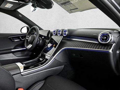 Used 2025 Mercedes-Benz C 300 4MATIC Sedan image 9