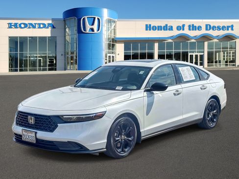 Certified 2025 Honda Accord SE image 3