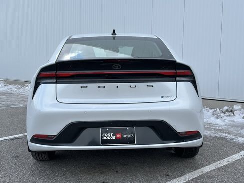 New 2026 Toyota Prius XLE image 4