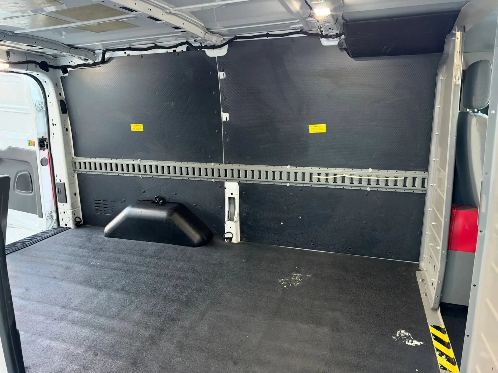 Used 2019 Ford Transit 250 130 Low Roof RWD image 18