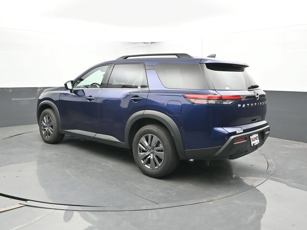 Used 2025 Nissan Pathfinder SV FWD image 10