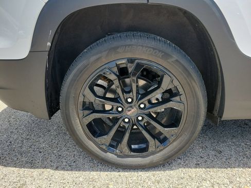 Used 2022 GMC Terrain SLE w/ Driver Convenience Package AWD/4WD image 5
