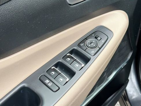 Used 2020 Hyundai Santa Fe SEL w/ Convenience Package image 17