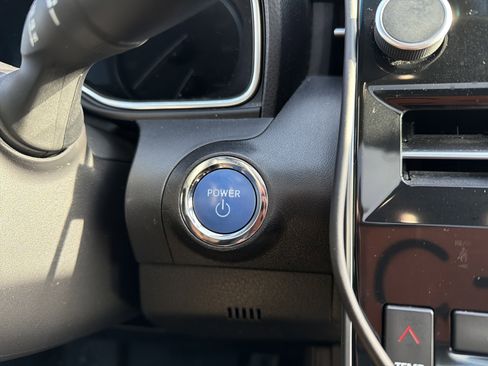 Used 2019 Toyota Avalon XSE w/ All Weather Liner Package image 17