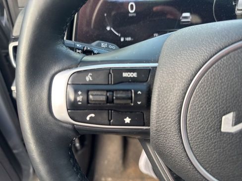 Used 2025 Kia Sportage SX image 19