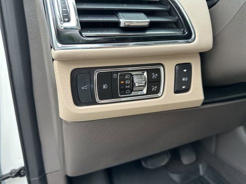 Used 2023 Lincoln Navigator Reserve image 15