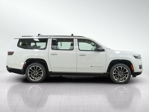 Used 2024 Jeep Wagoneer L Series III w/ Premium Group I AWD/4WD image 6