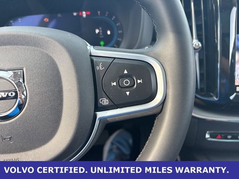 Certified 2025 Volvo XC60 B5 Core image 21