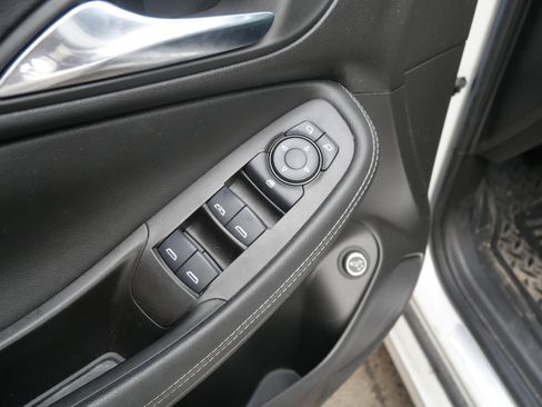 Used 2023 Buick Encore GX Select w/ Sport Touring Package image 7