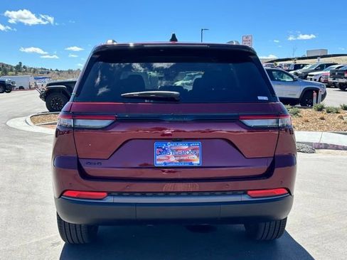 New 2026 Jeep Grand Cherokee Limited w/ Limited Altitude Package AWD/4WD image 4