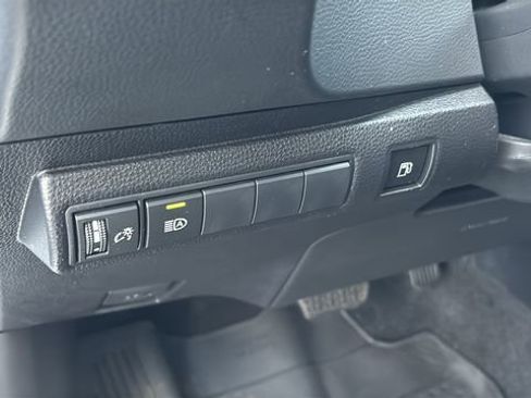 Used 2024 Toyota Corolla LE image 12