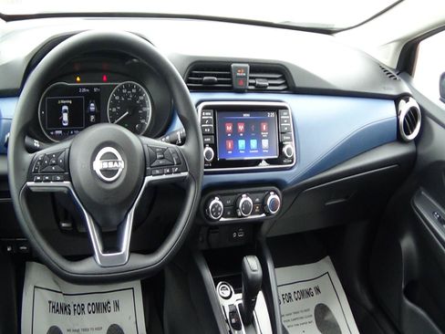 Used 2025 Nissan Versa SV FWD image 12