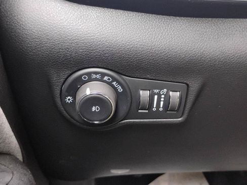 Used 2024 Jeep Compass Latitude w/ Altitude Special Edition AWD/4WD image 33