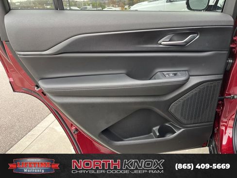New 2025 Jeep Grand Cherokee L Altitude AWD/4WD image 16