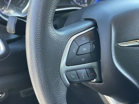 Used 2015 Chrysler 200 Limited image 23
