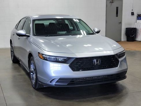 Used 2023 Honda Accord EX image 4