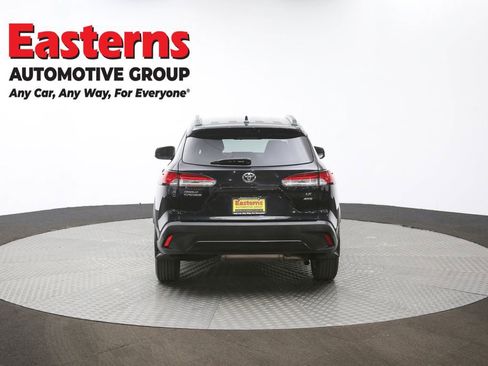 Used 2022 Toyota Corolla Cross LE image 36