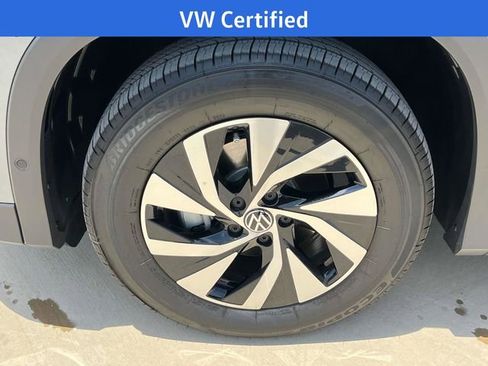 Used 2025 Volkswagen Tiguan S image 16