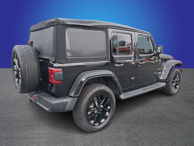 Used 2022 Jeep Wrangler Unlimited Sahara w/ Cold Weather Group AWD/4WD image 4