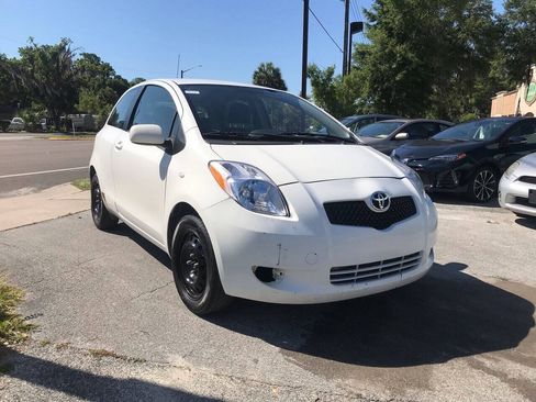 Used 2007 Toyota Yaris 2-Door Hatchback FWD image 3