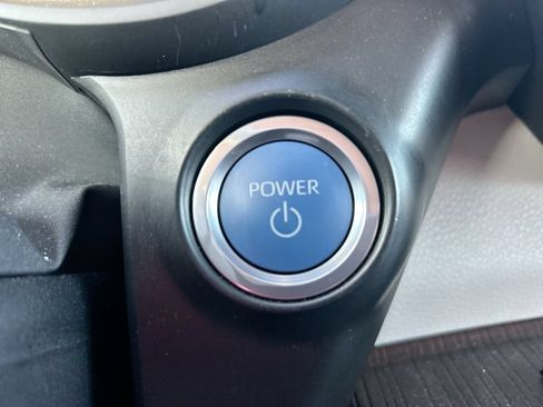Used 2024 Toyota Sienna XLE FWD image 18