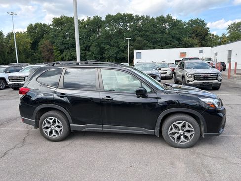 Used 2020 Subaru Forester Premium AWD/4WD image 23