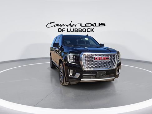Used 2021 GMC Yukon Denali w/ Denali Premium Package AWD/4WD image 2
