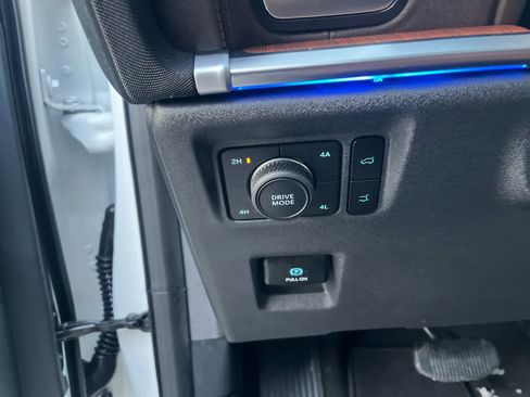 Used 2025 Ford Expedition King Ranch image 36