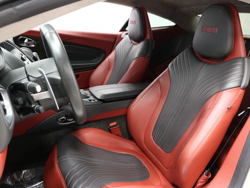Used 2017 Aston Martin DB11 V12 RWD image 17