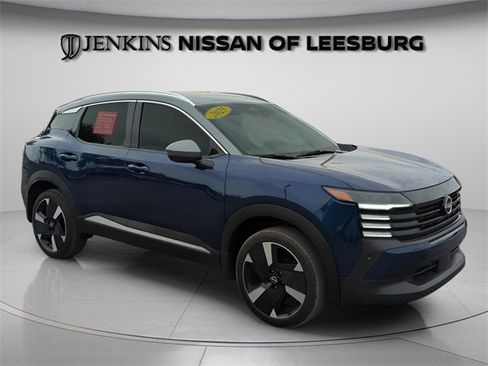 Certified 2025 Nissan Kicks SR image 9