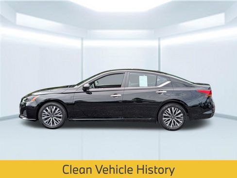 Certified 2024 Nissan Altima 2.5 SV FWD image 2