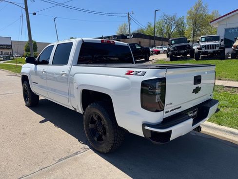 Used 2018 Chevrolet Silverado 1500 LT w/ All Star Edition AWD/4WD image 3