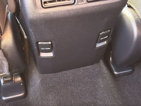 Used 2018 Toyota 4Runner SR5 AWD/4WD image 10