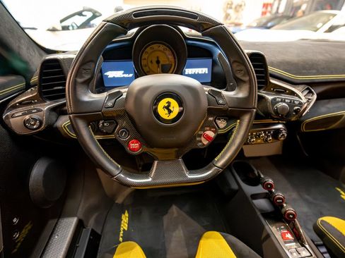 Used 2014 Ferrari 458 Speciale Coupe RWD image 11
