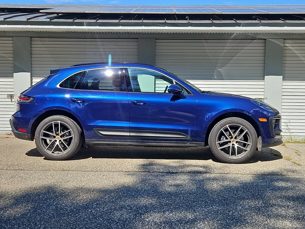 Certified 2026 Porsche Macan AWD/4WD image 8