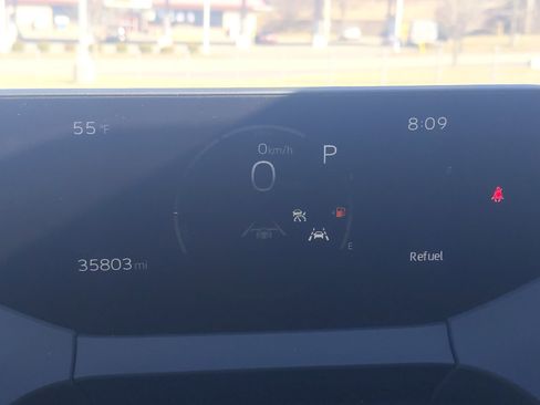 Used 2024 Toyota Prius LE image 19