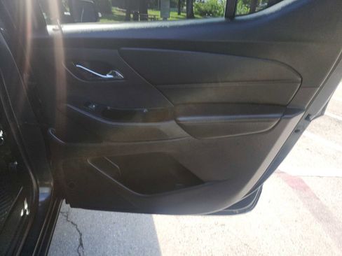 Used 2019 Chevrolet Traverse LT image 36