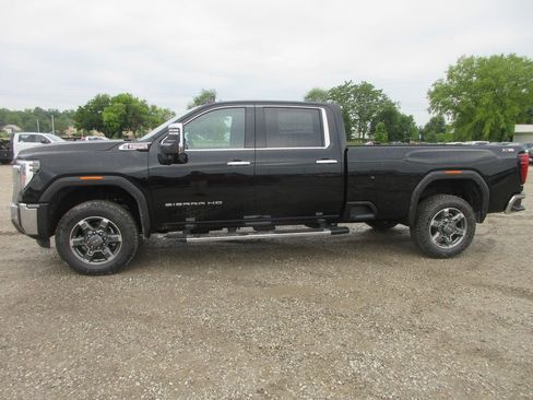 New 2026 GMC Sierra 3500 SLT w/ SLT Premium Package AWD/4WD image 10