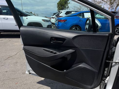 Used 2025 Toyota Corolla LE FWD image 18