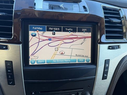 Used 2011 Cadillac Escalade Platinum image 40