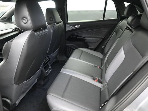 Used 2023 Volkswagen ID.4 Pro S RWD image 32