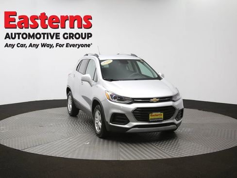 Used 2018 Chevrolet Trax LT w/ LT Convenience Package AWD/4WD image 49