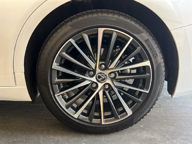 Used 2024 Lexus ES 300h w/ Premium Package FWD image 10