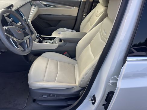 Used 2023 Cadillac XT5 Premium Luxury w/ Technology Package FWD image 15