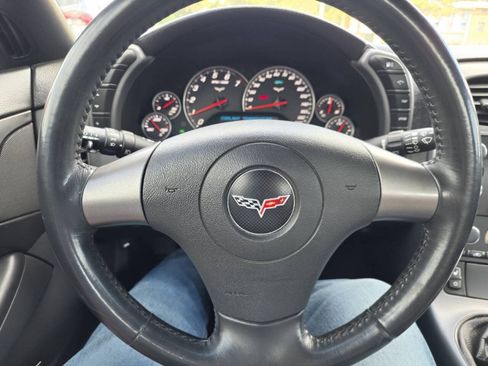 Used 2006 Chevrolet Corvette Convertible w/ Preferred Equipment Group RWD image 16