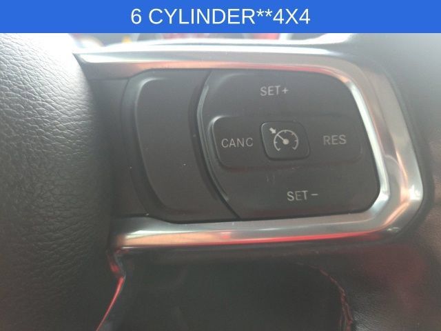 Used 2022 Jeep Gladiator Rubicon w/ Cold Weather Group AWD/4WD image 39