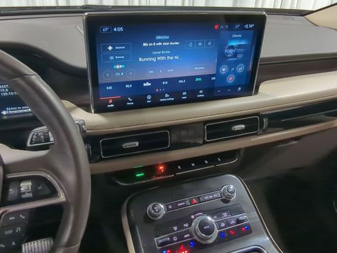 Used 2023 Lincoln Nautilus Reserve image 34